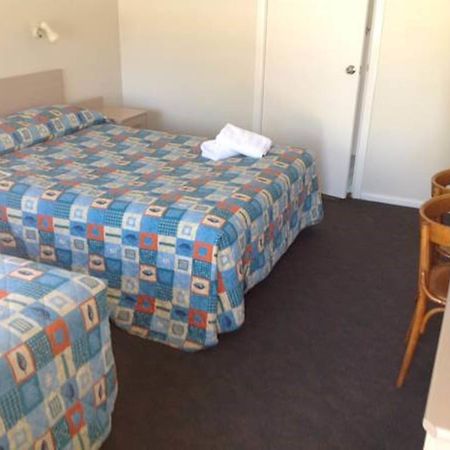 Gundagai Gabriel Motor Inn Quarto foto